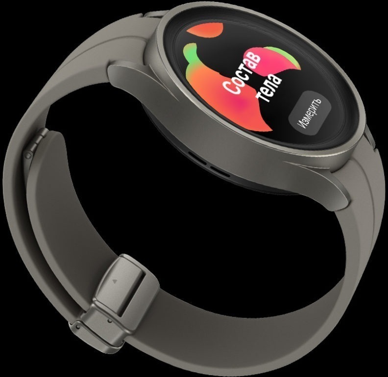 Угловой вид часов Titan Galaxy Watch5 Pro, показывающий интерфейс Body Composition на циферблате.