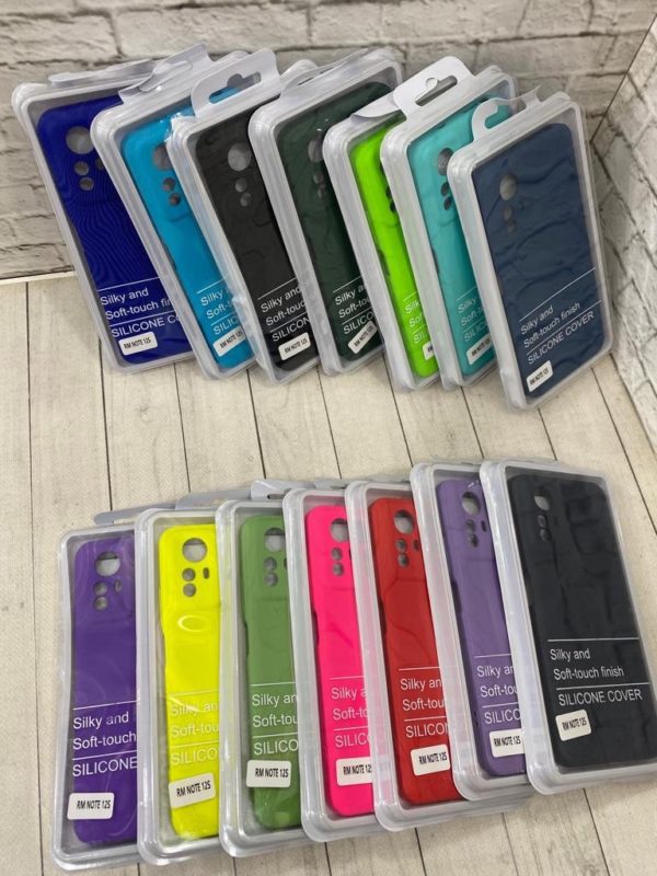 Силиконовая накладка без логотипа Silky soft-touch для Infinix Note 30 Салатовый 1