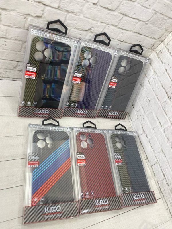 Чехол для Iphone 15 Pro Max из ударопрочного пластика под карбон Luxo Микс 1