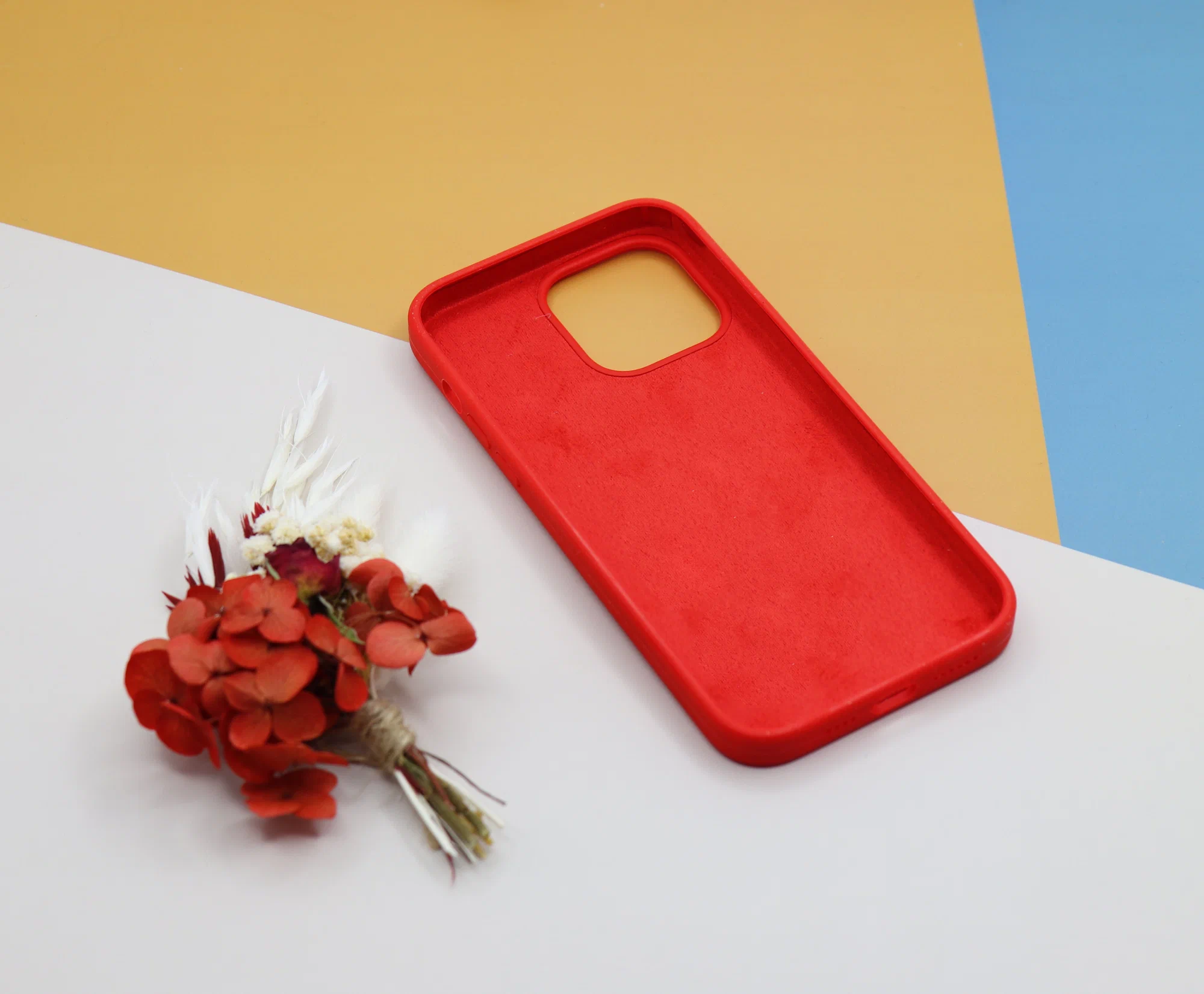 Накладка Silicone Case for iPhone 14 Pro Max  без логотипа красный 4 Накладка Silicone Case for iPhone 14 Pro Max  без логотипа красный 4