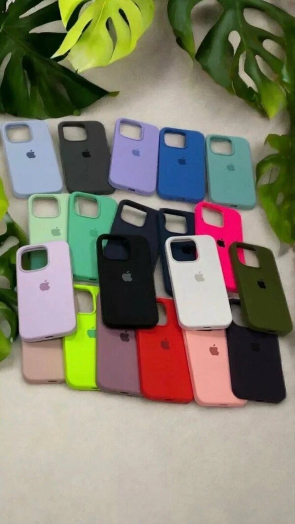 Накладка Silicone Case for iPhone 16 без логотипа ярко-розовый 2