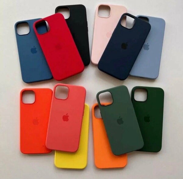 Накладка Silicone Case for iPhone 16 без логотипа ярко-розовый 3