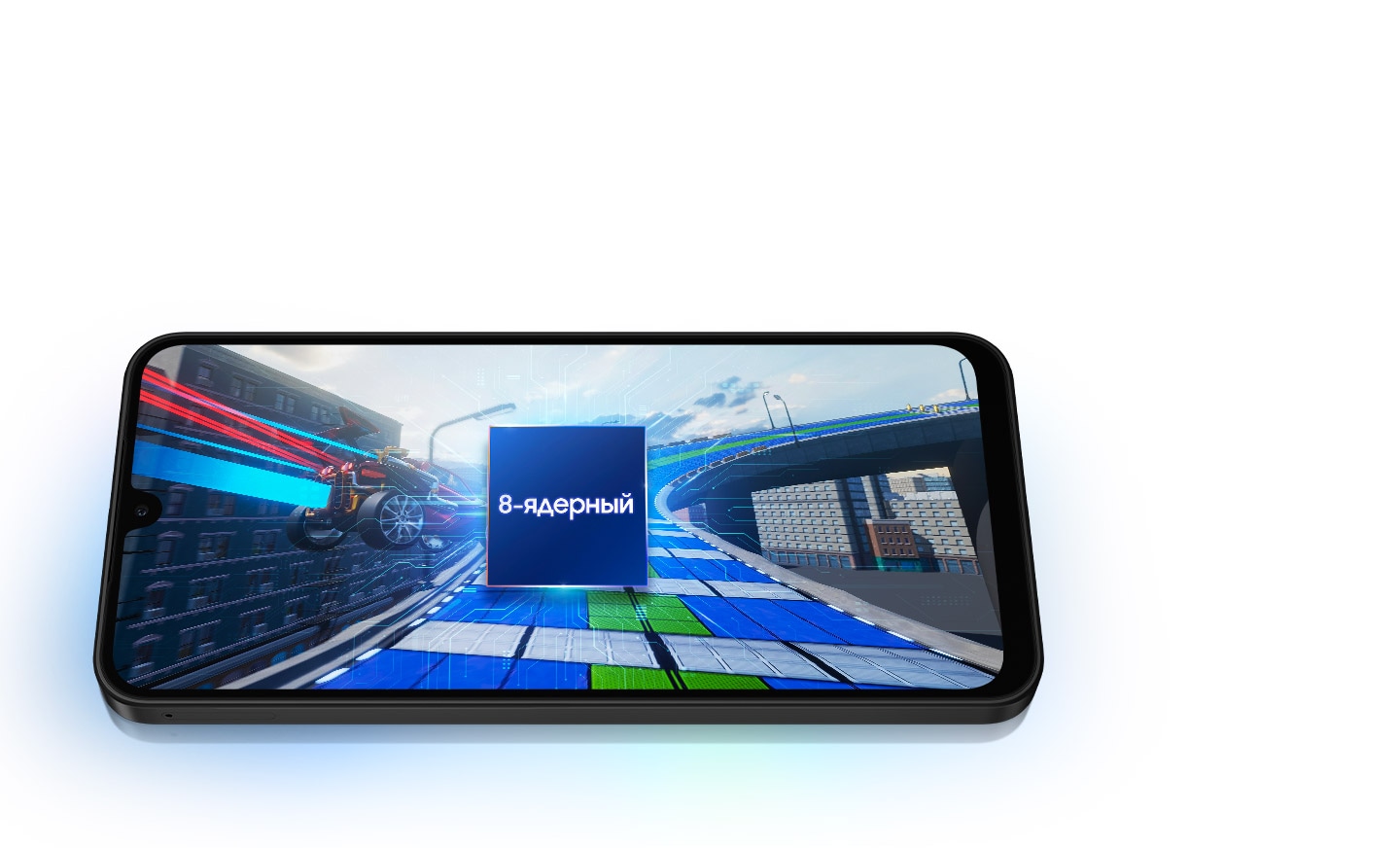 На экране Galaxy A26 5G показан виадук в городских условиях. Мотоцикл врывается с левой стороны экрана и летит в сторону виадука. В центре экрана находится куб с названием Octa Core.