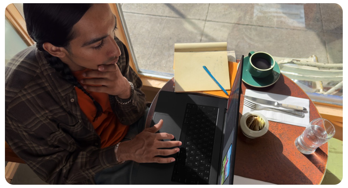 Apple-MacBook-Pro-16-2023-m3-MRW43-03