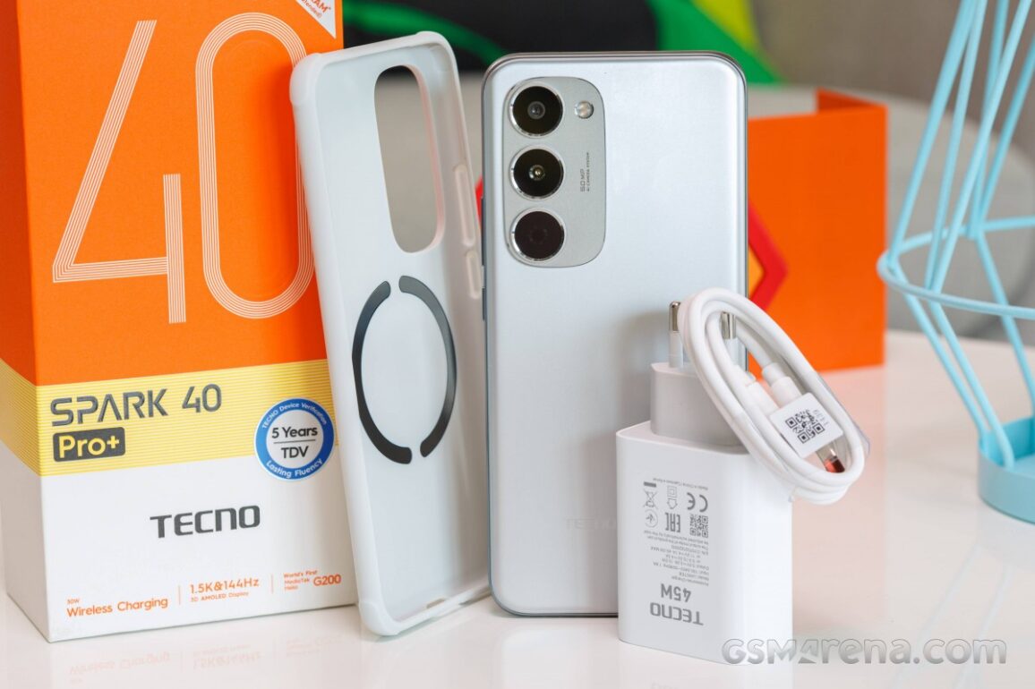 Обзор Tecno Spark 40 Pro+