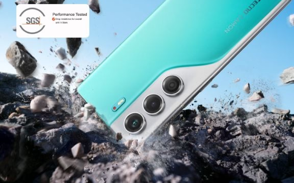 Смартфон TECNO Camon 40 Pro 8/256 Gb Emerald Lake Green 18
