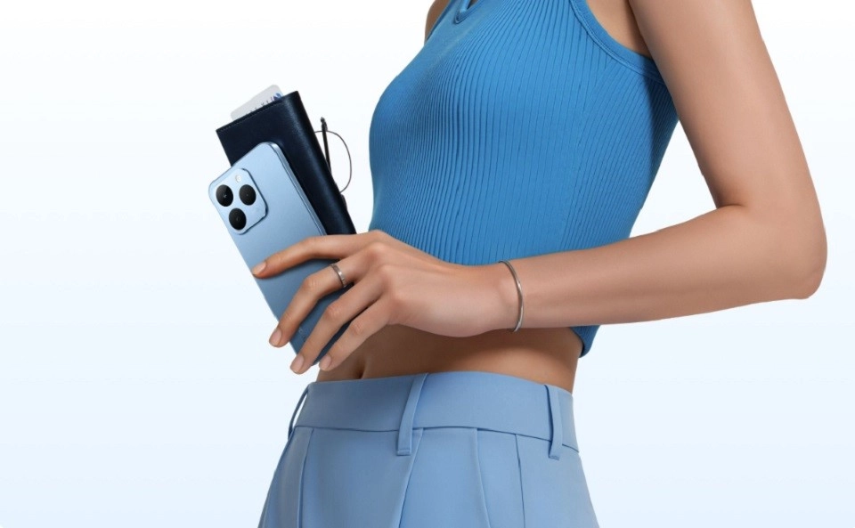 Смартфон realme 15T 5G 8/256 ГБ, RMX5111, Android 15, NFC, Голубой металлик 2