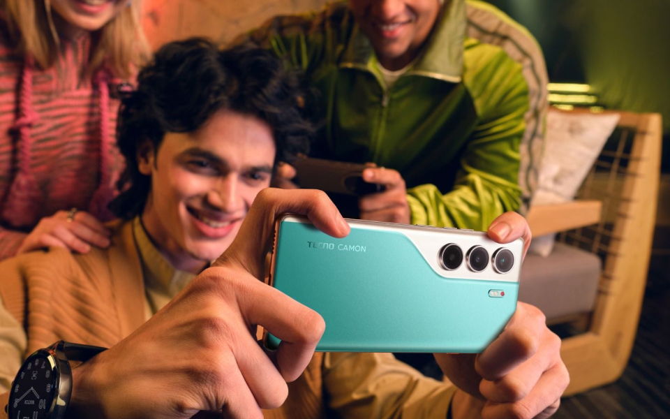 Смартфон TECNO Camon 40 Pro 8/256 Gb Sandy Titanium 14