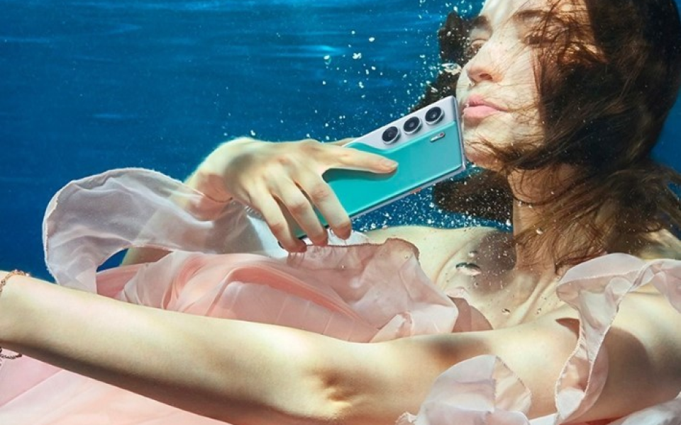 Смартфон TECNO Camon 40 Pro 8/256 Gb Sandy Titanium 2