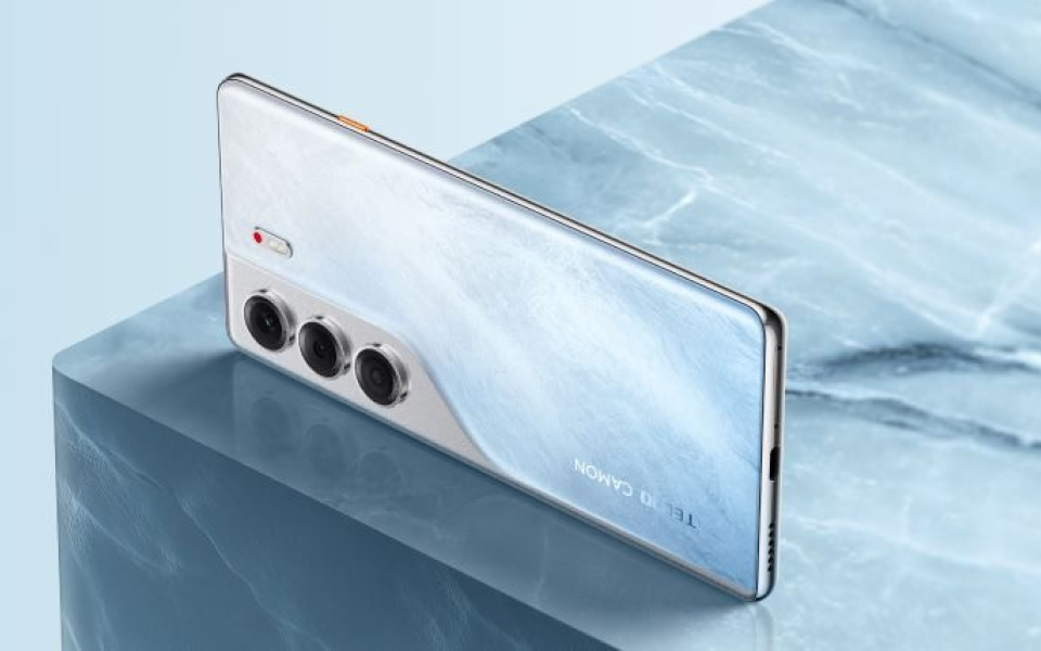 Смартфон TECNO Camon 40 Pro 8/256 Gb Sandy Titanium 4