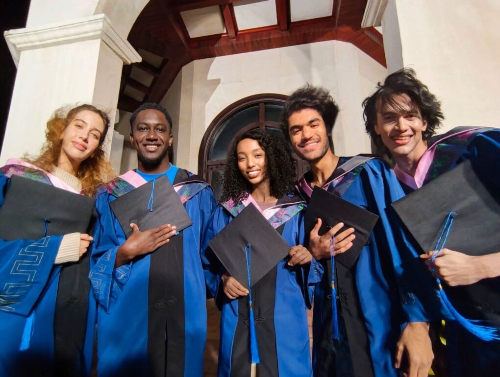 Смартфон TECNO Camon 40 Pro 5G 8/256 Gb Sandy Titanium 11 Смартфон TECNO Camon 40 Pro 5G 8/256 Gb Sandy Titanium 11