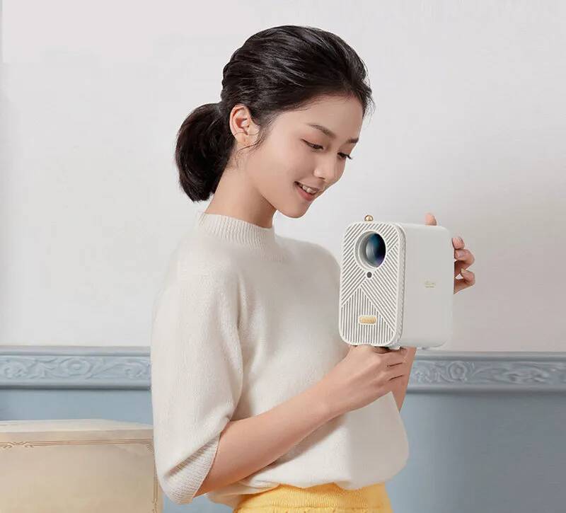 Проектор ZEEMR M1 Pro White EU 1 Проектор ZEEMR M1 Pro White EU 1