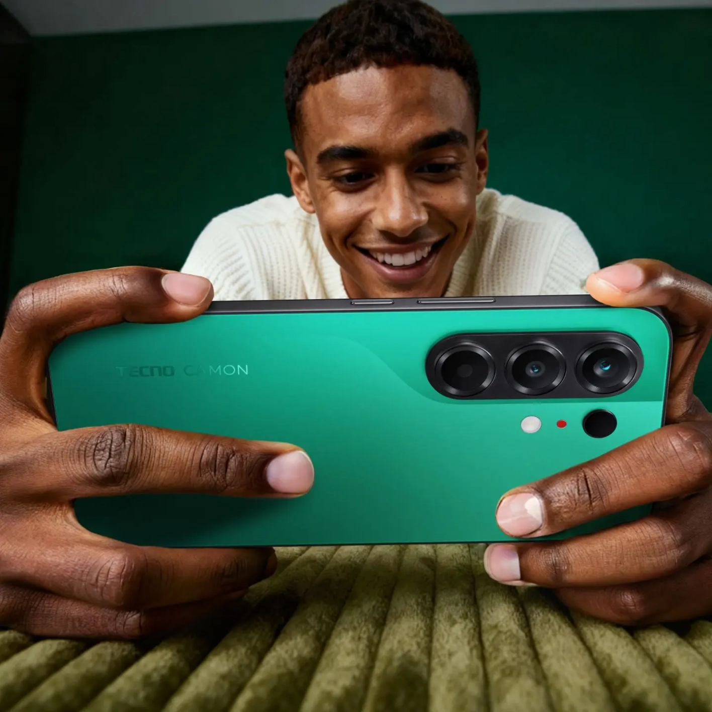 Смартфон TECNO Camon 50 8/256GB Moonshadow Black 41