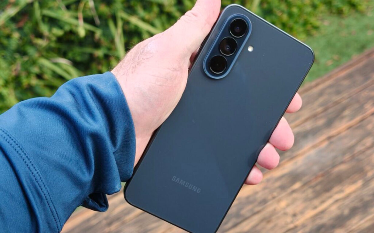 Смартфон Samsung Galaxy A37 5G 8/256Gb Charcoal 2