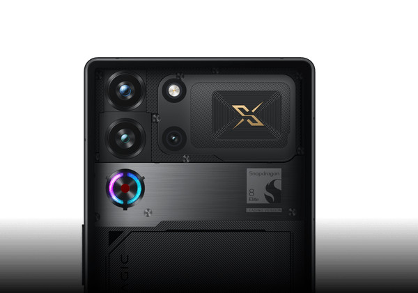 Смартфон ZTE Nubia RedMagic 10S Pro 16/512 Gb (NX789J) Moonlight 33 Смартфон ZTE Nubia RedMagic 10S Pro 16/512 Gb (NX789J) Moonlight 33