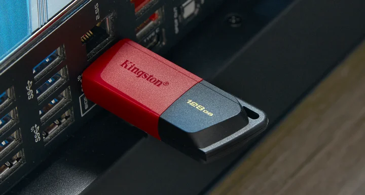 DataTraveler Exodia M inserted into a system